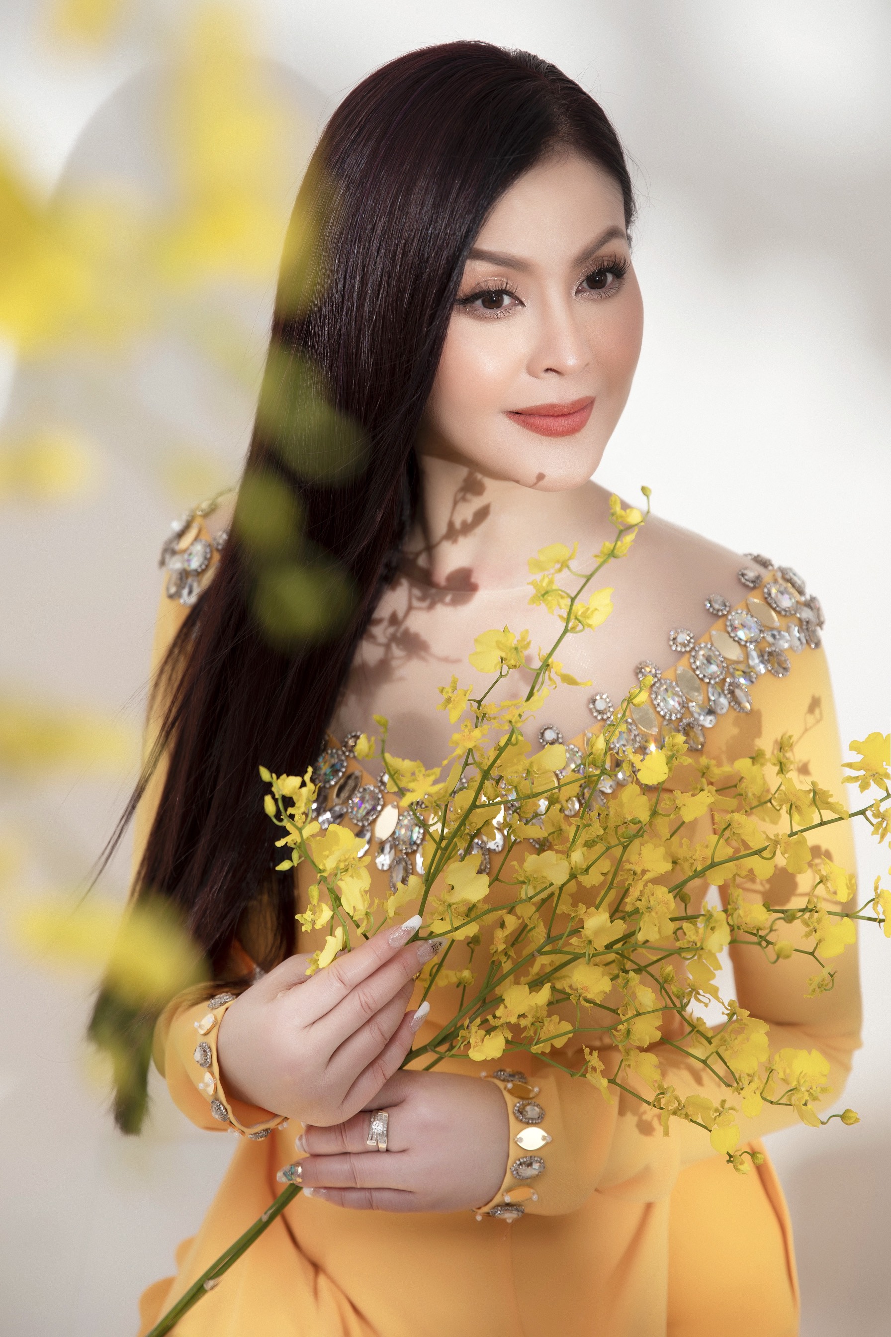 Nữ nghệ sĩ đình đám phải rời showbiz vì clip chấn động, U50 lẻ bóng, không con cái ở xứ người- Ảnh 2. Nữ nghệ sĩ đình đám phải rời showbiz vì clip chấn động, U50 lẻ bóng, không con cái ở xứ người- Ảnh 2.