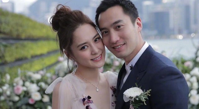 Chung Hân Đồng sống thế nào sau vụ lộ ảnh nóng với Trần Quán Hy, bị chồng bác sĩ ruồng bỏ, trai trẻ tống tiền?- Ảnh 3.