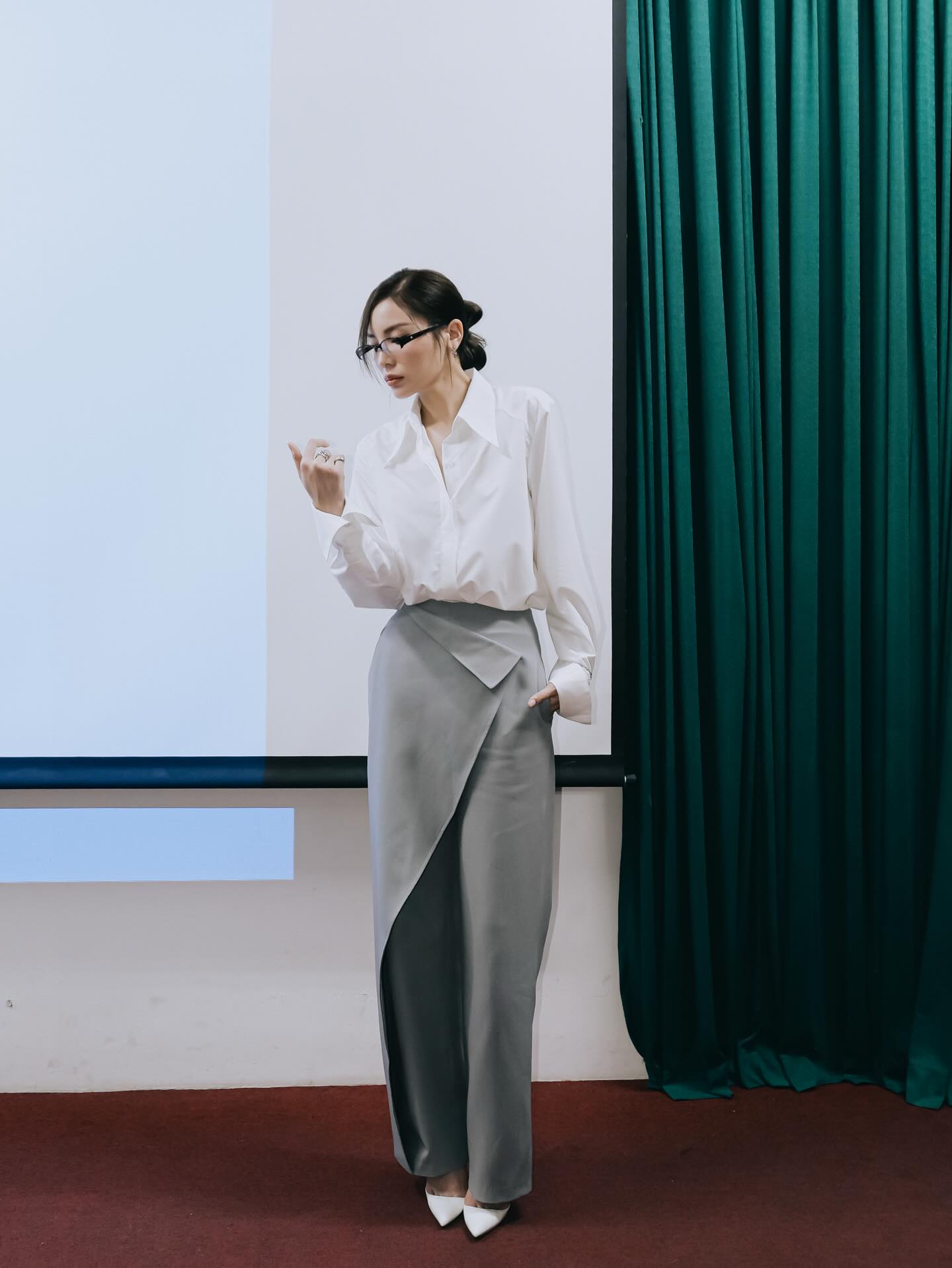 Hóa ra mỹ nhân Việt mặc quần ống rộng cũng sành điệu mãn nhãn, không tham khảo lại thấy day dứt- Ảnh 3.