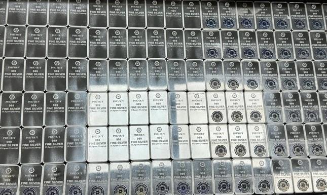 Giá bạc vọt lên đỉnh 14 năm: Làn sóng trú ẩn lên ngôi giữa bất ổn toàn cầu gia tăng- Ảnh 1.