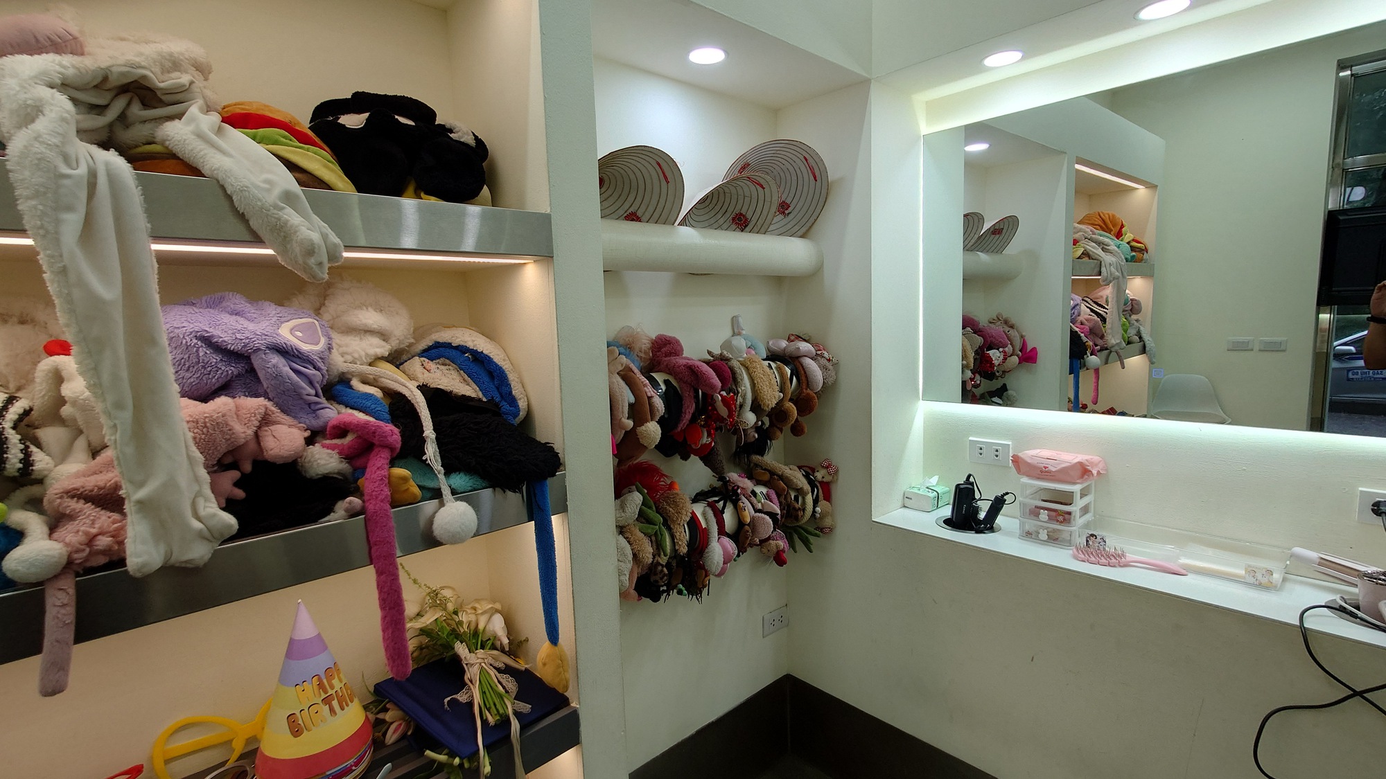 Khách Hàn bị tố lao vào đánh nhau trong tiệm photobooth ở Hà Nội: Nhân viên lên tiếng- Ảnh 3.