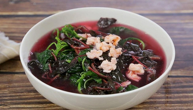 Loại rau "rẻ bèo" ở chợ Việt nhưng giàu dinh dưỡng đáng kinh ngạc: Axit folic gấp 46 lần dưa chuột, canxi gấp 3 lần rau bina- Ảnh 1.