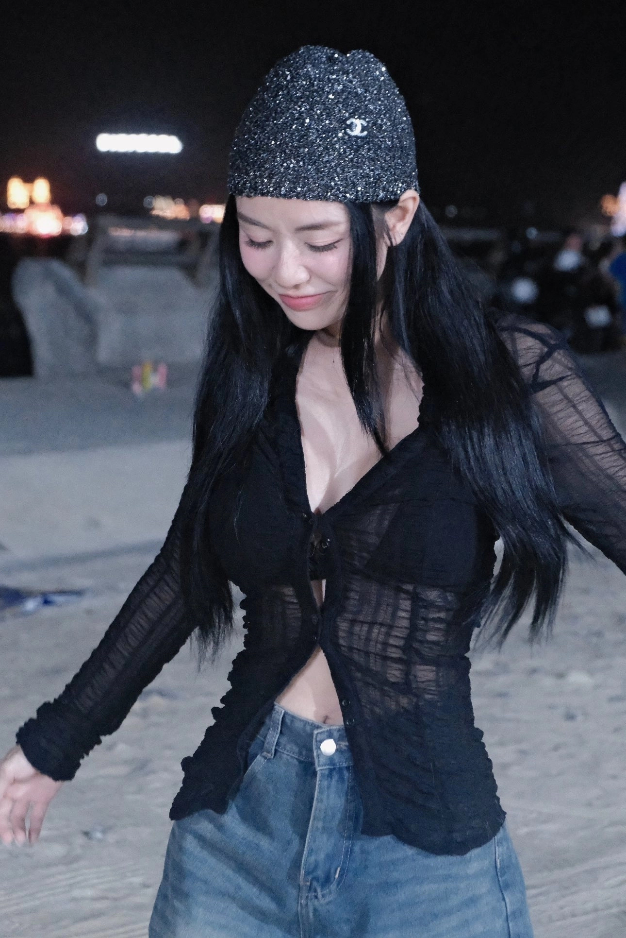 Cindy Lư gái 2 con sở hữu sắc vóc gái son phải mơ ước: Có 5 bí quyết đáng học hỏi để tự tin diện từ croptop bé xíu đến bikini cắt xẻ táo bạo- Ảnh 6.
