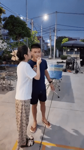 Vợ chồng Quang Hải làm sinh nhật to nhất làng cho con trai, gây sốt khi quyên tặng toàn bộ quà cho các bệnh nhi- Ảnh 4.