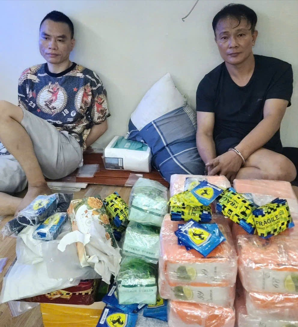 'Bà trùm' đang điều trị tâm thần vẫn cầm đầu đường dây ma túy ở Hà Nội
- Ảnh 2.