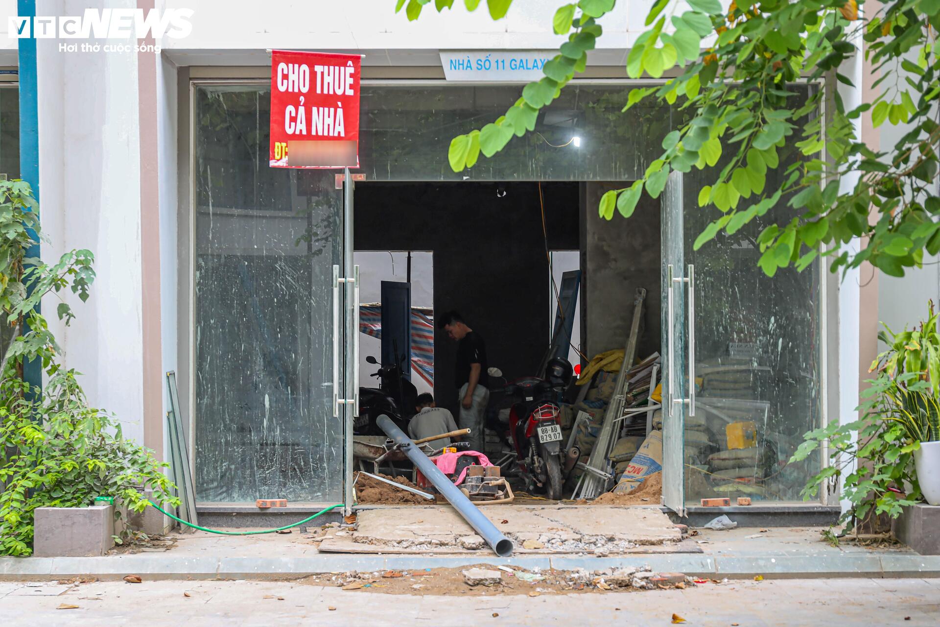 Shophouse giá chục tỷ đóng cửa im ỉm, hóa 'phố không người' trên đất vàng Hà Nội- Ảnh 12.