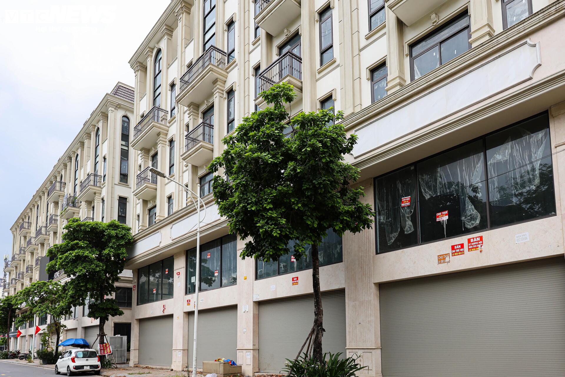 Shophouse giá chục tỷ đóng cửa im ỉm, hóa 'phố không người' trên đất vàng Hà Nội- Ảnh 3.