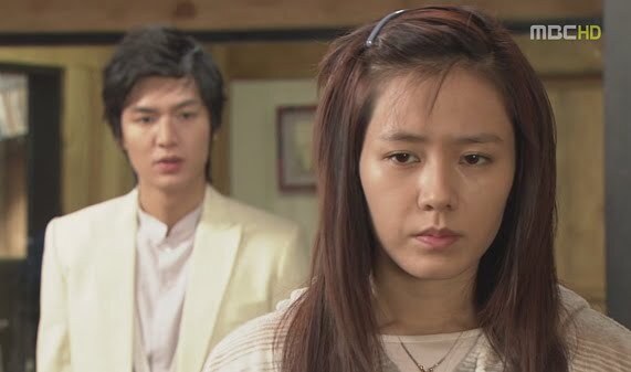 Không thể tin nổi đây là Son Ye Jin, quốc bảo nhan sắc xứ Hàn sao lại xấu thế này?- Ảnh 4.