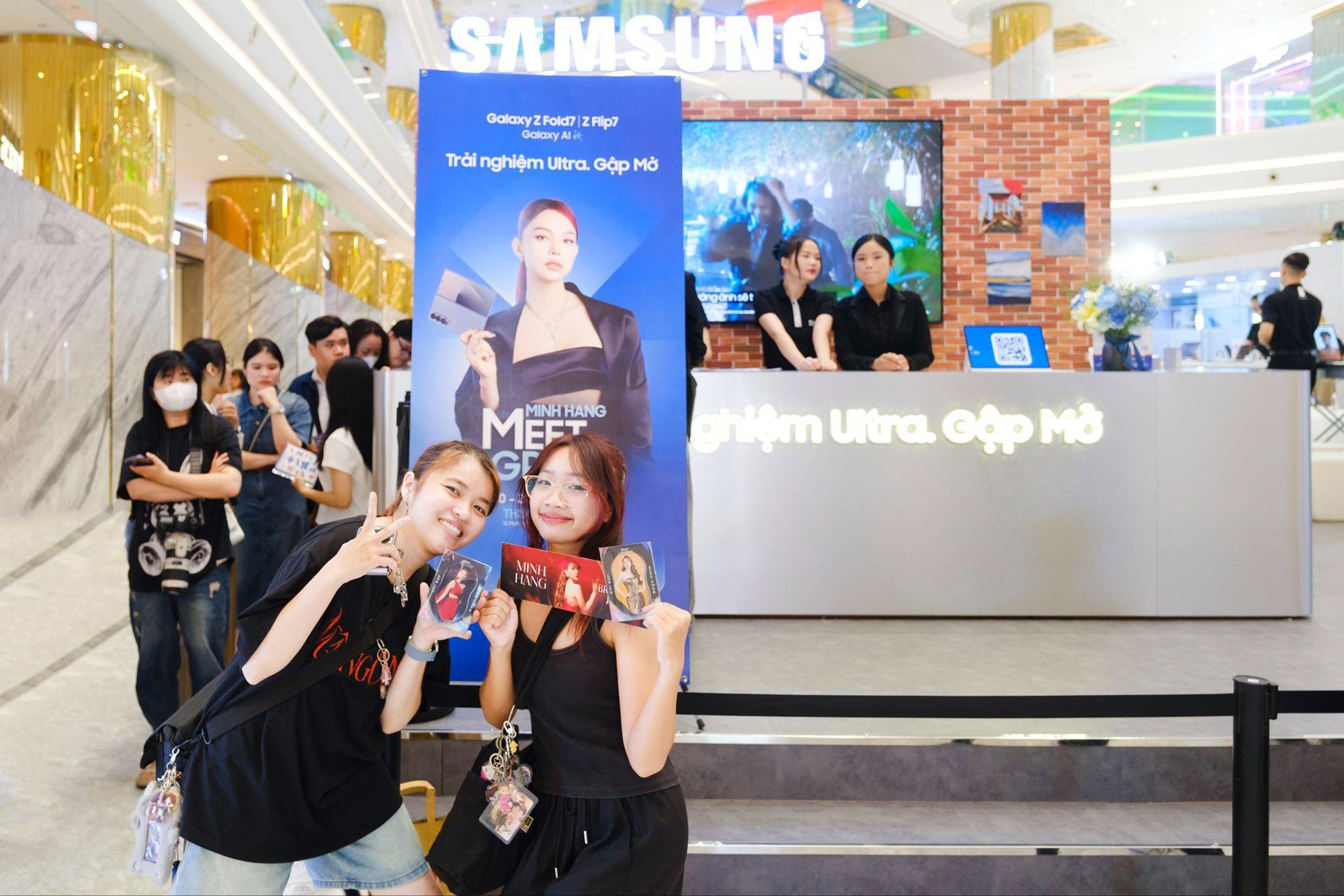 “Chị đẹp” Minh Hằng gây náo loạn sự kiện Galaxy Z Fold7 & Z Flip7, thị phạm loạt tính năng khiến fan rần rần- Ảnh 1.