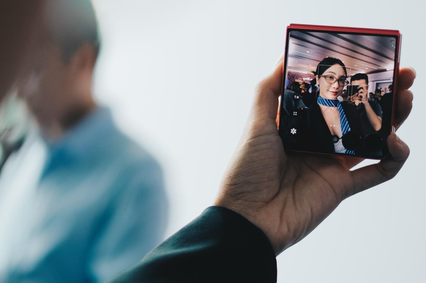Galaxy Z Flip7: Biểu tượng thời trang nay gói trọn cả sức mạnh AI trong lòng bàn tay- Ảnh 3.
