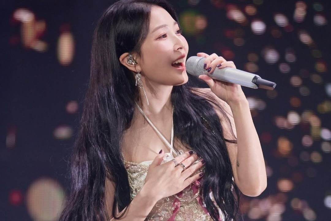 Nữ hoàng nhạc pop bị hoại tử xương- Ảnh 3. Nữ hoàng nhạc pop bị hoại tử xương- Ảnh 3.