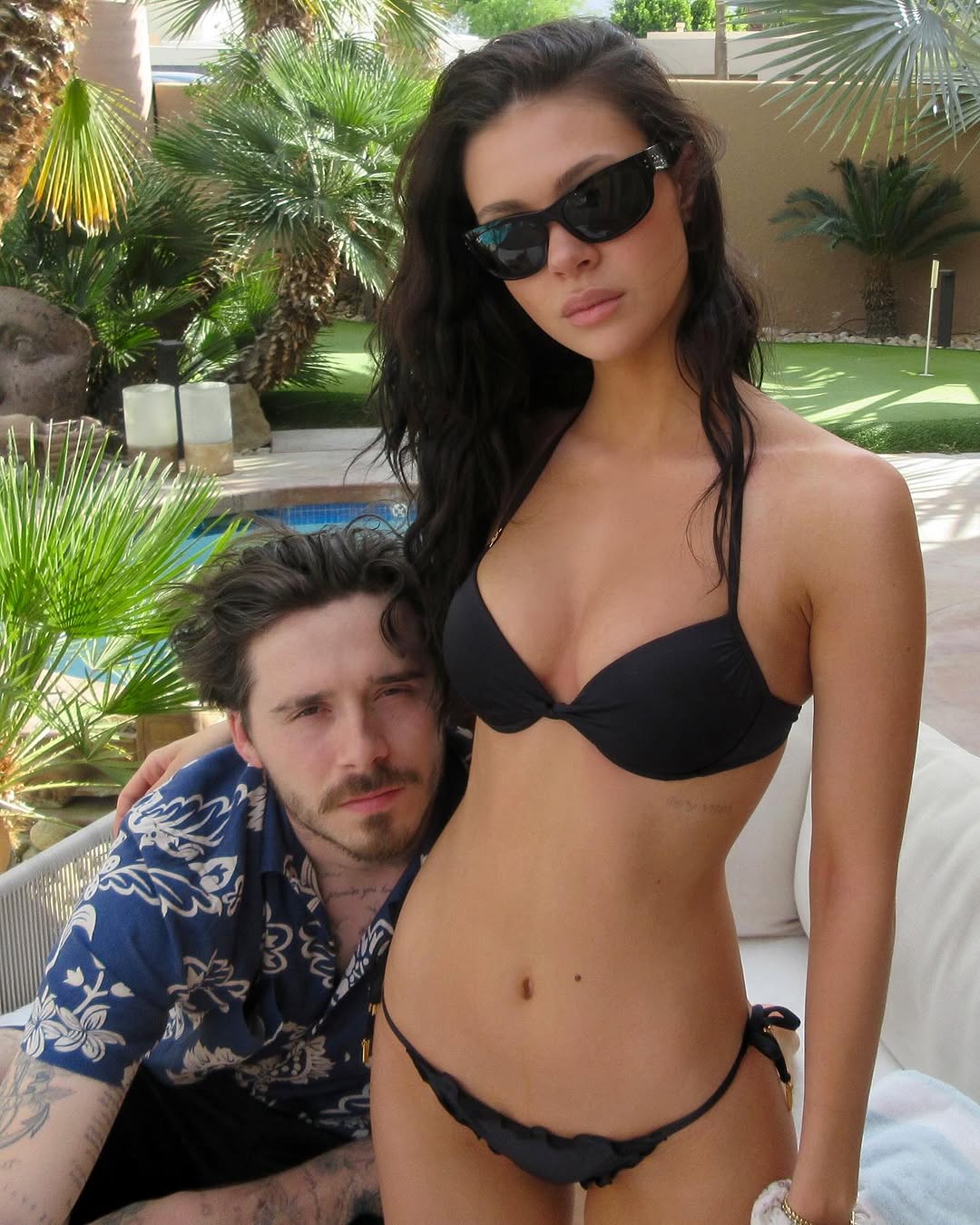 Hai quý tử nhà Beckham tung ảnh đưa gái út Harper đi chơi hậu 