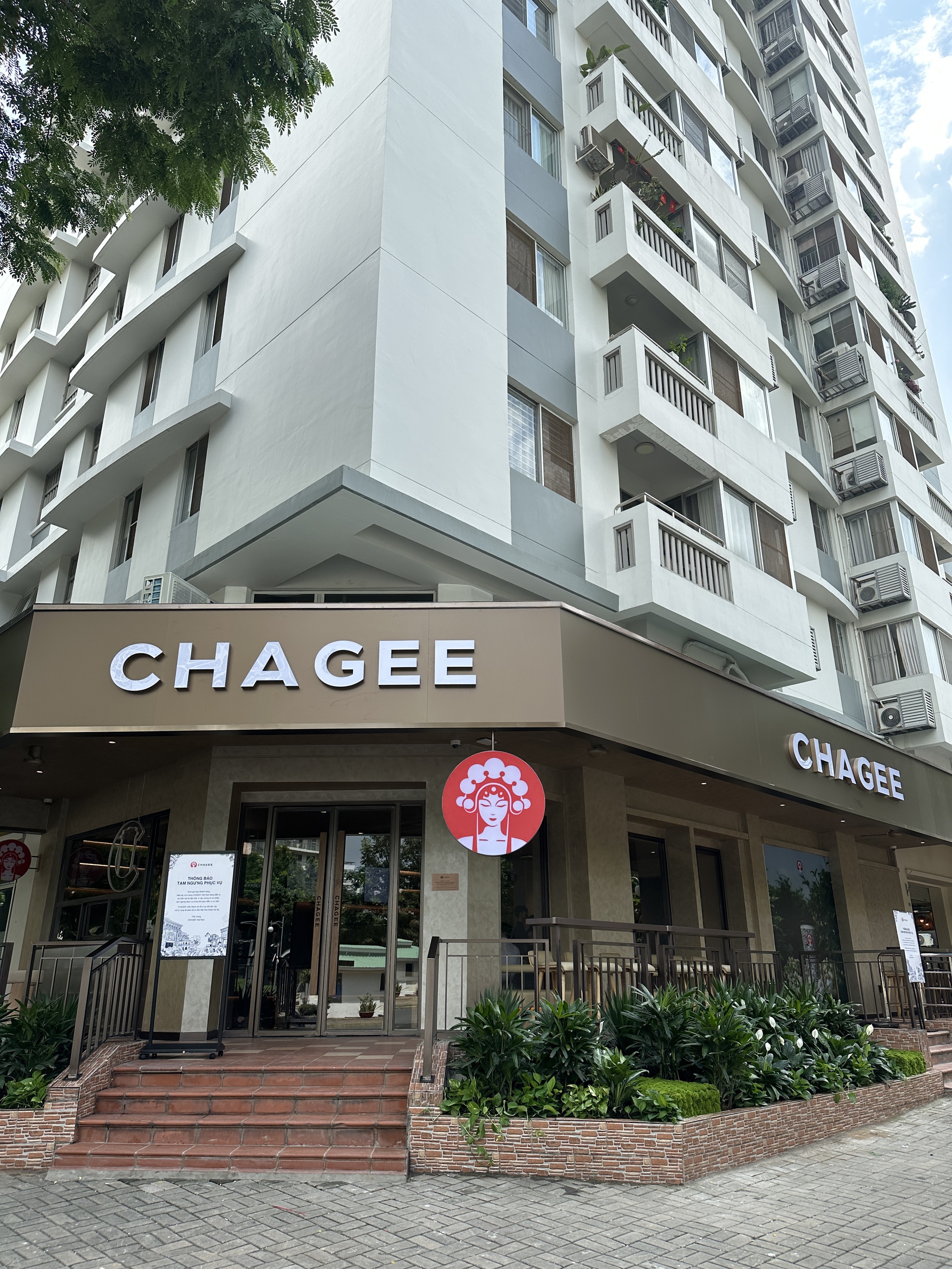 Cận cảnh cửa hàng Chagee Việt Nam bất chấp dư luận, số phận mặt bằng vàng ở phố đi bộ ra sao?- Ảnh 4.