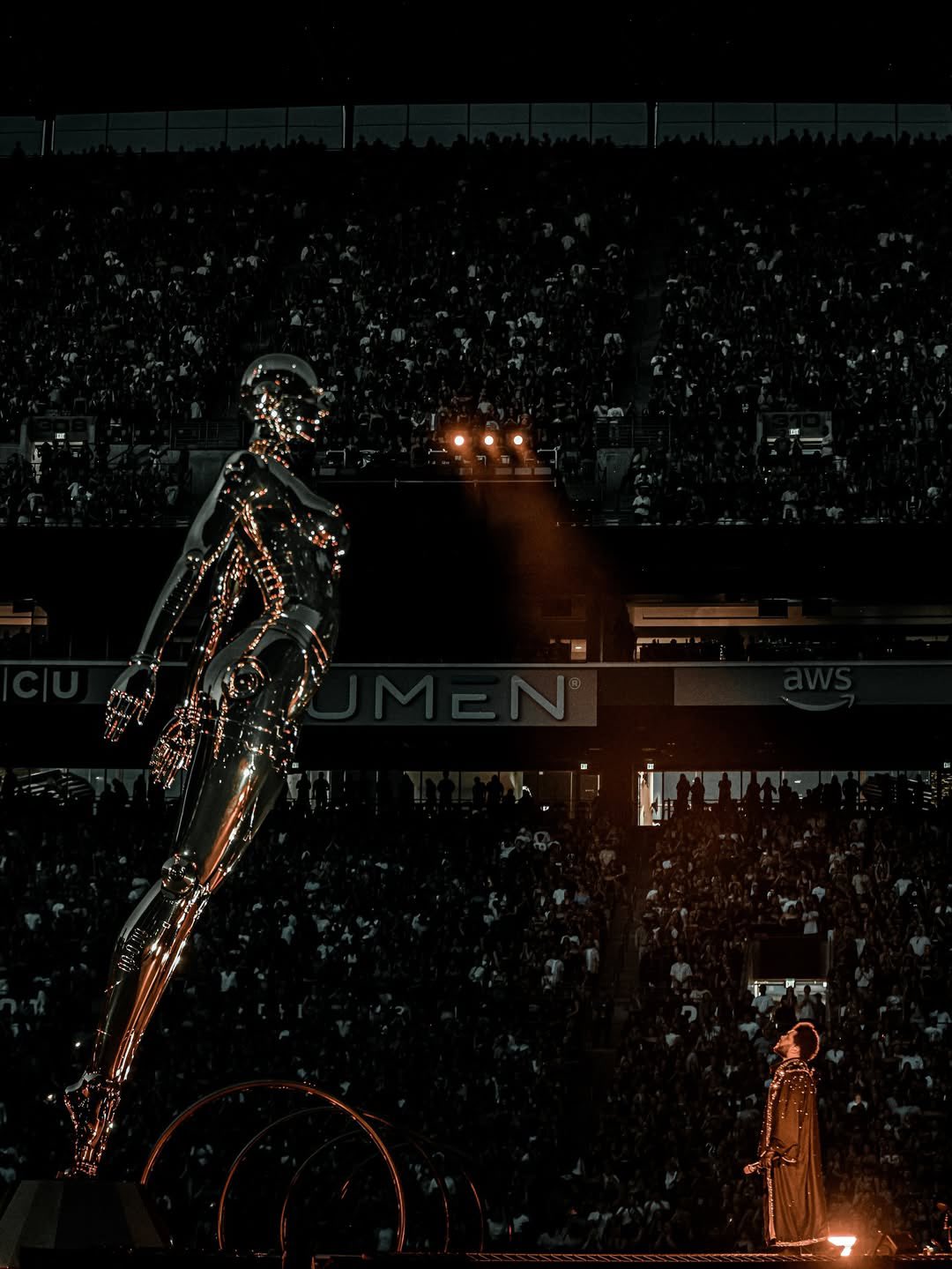 Người yêu cũ Selena Gomez biến concert thành "đại lễ hiến tế", vé lên tới 100 triệu khán giả vẫn tranh nhau- Ảnh 2.