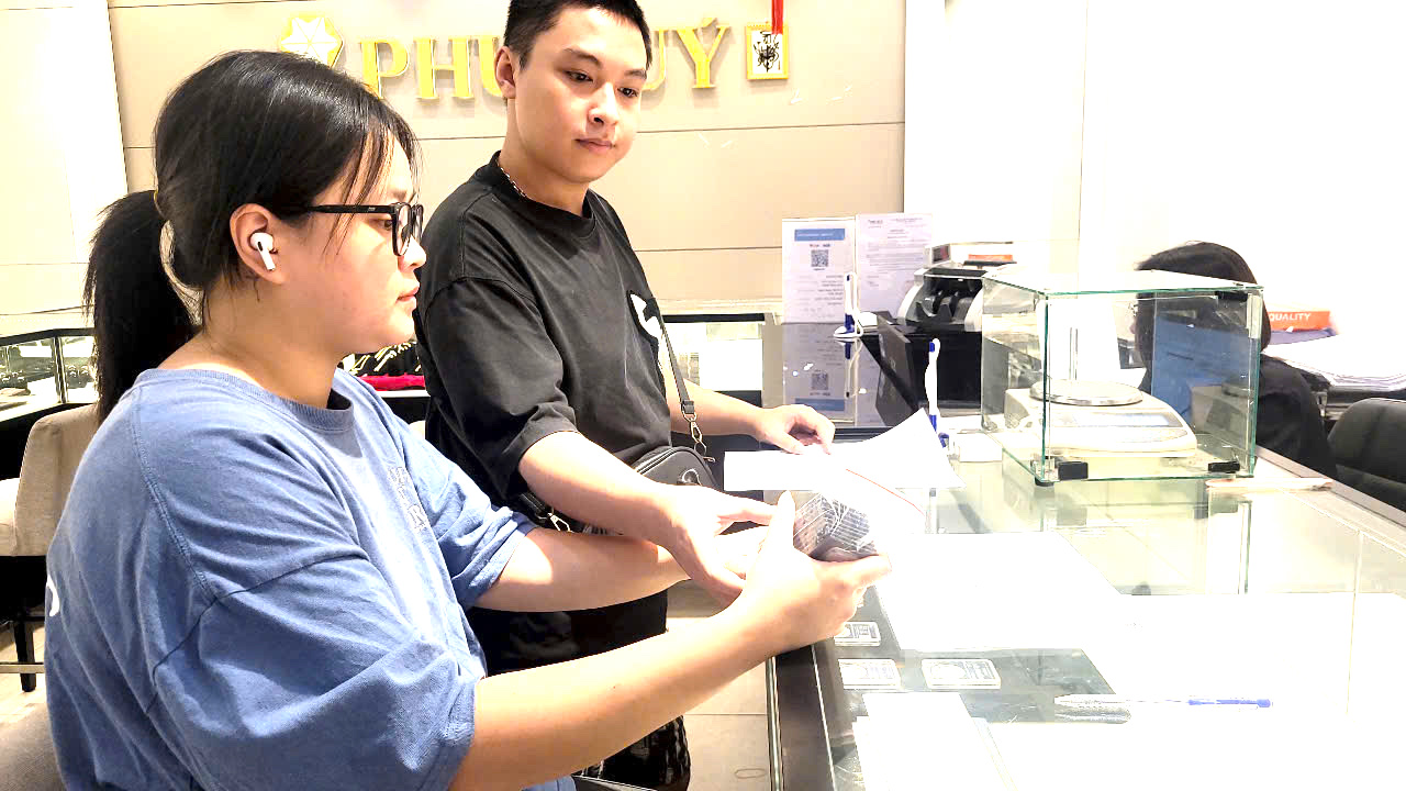Bạc thỏi và bạc miếng "sốt giá", xuất hiện nhiều nhà đầu tư mới- Ảnh 3.