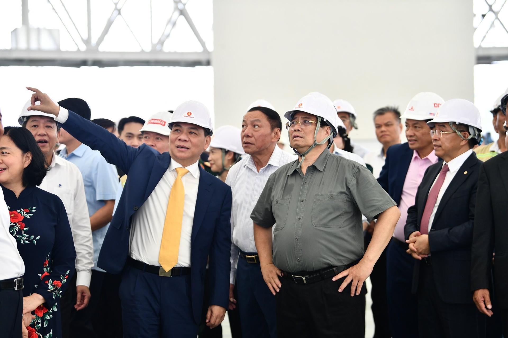 Dự án 7.000 tỷ do Vingroup của tỷ phú Phạm Nhật Vượng xây về đích sớm 1 năm, 3.000 người Việt tạo kỳ tích lớn, sắp hé lộ thành tựu 80 năm kinh tế Việt Nam- Ảnh 2.