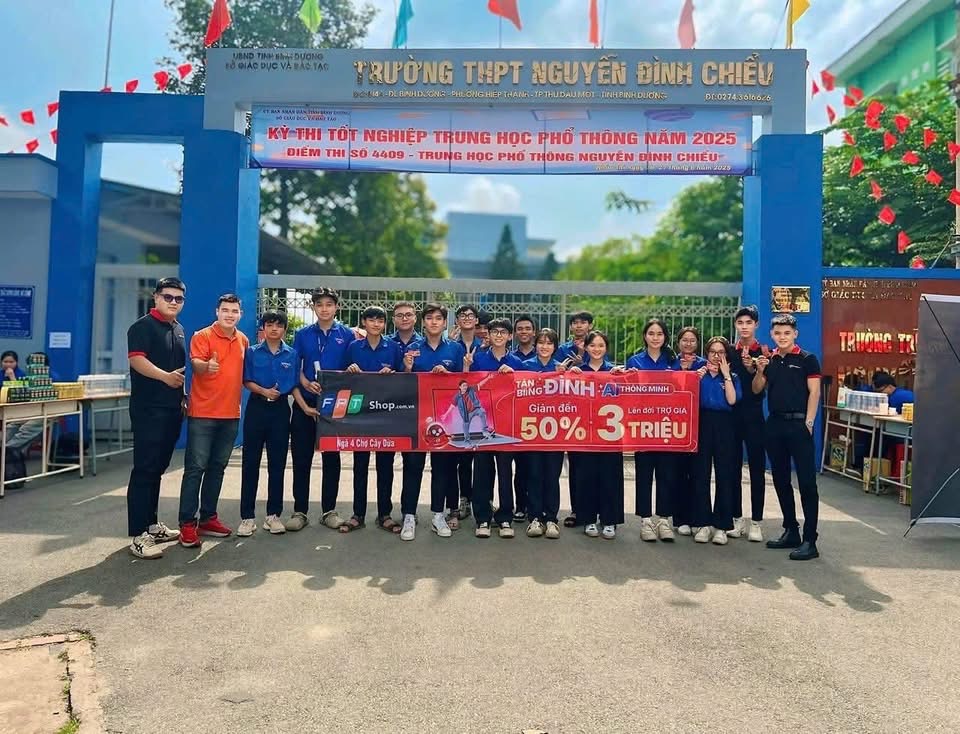 Bật chế độ “đỉnh chóp” cùng học bổng có tổng giá trị lên đến 480 triệu từ mạng di động FPT- Ảnh 1. Bật chế độ “đỉnh chóp” cùng học bổng có tổng giá trị lên đến 480 triệu từ mạng di động FPT- Ảnh 1.