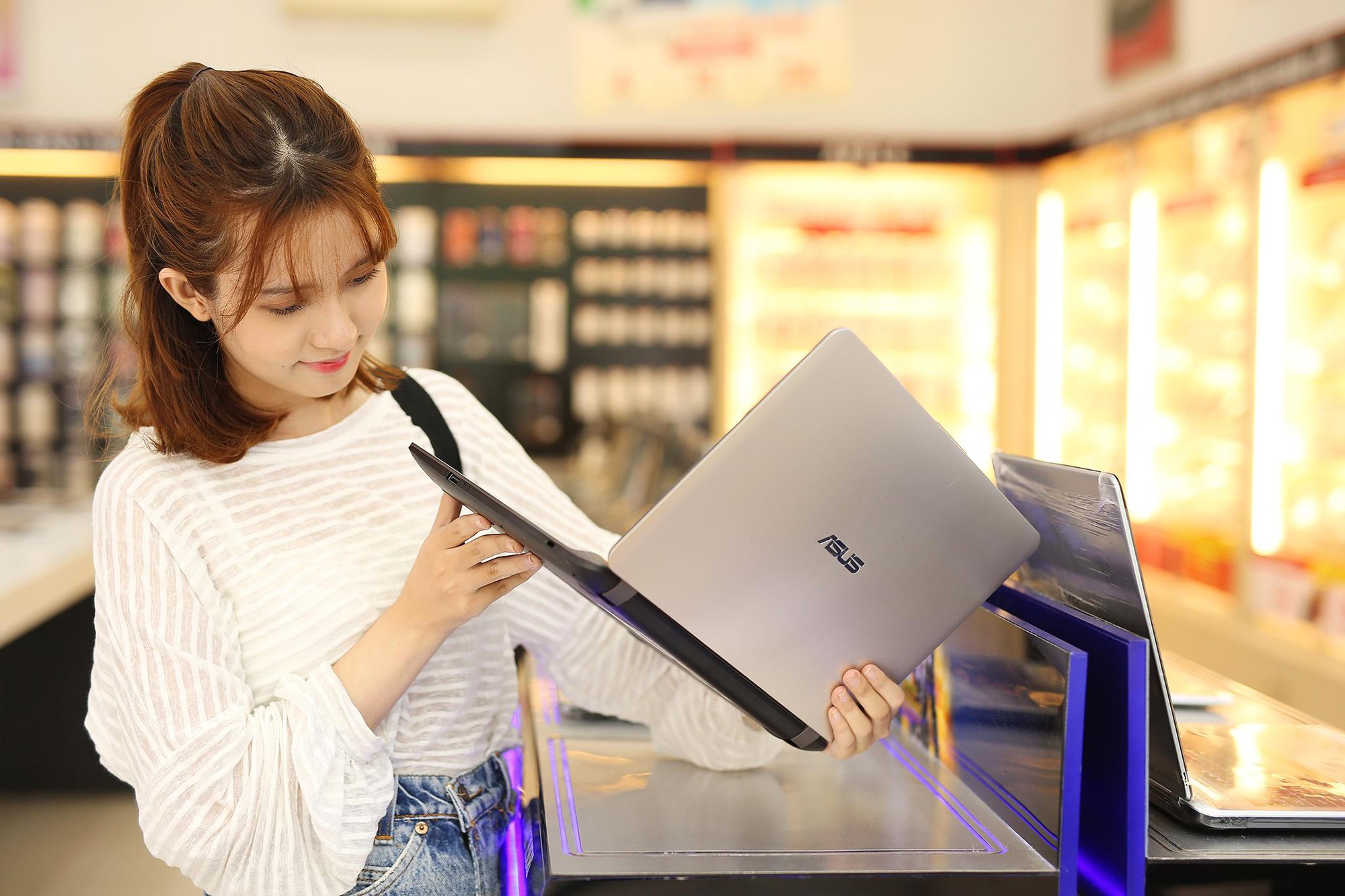 Bật chế độ “đỉnh chóp” cùng học bổng có tổng giá trị lên đến 480 triệu từ mạng di động FPT- Ảnh 2. Bật chế độ “đỉnh chóp” cùng học bổng có tổng giá trị lên đến 480 triệu từ mạng di động FPT- Ảnh 2.