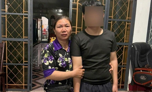 Vụ nam sinh lớp 10 mất tích sau khi lên xe taxi: Đã được chuộc về từ Campuchia, tình trạng hiện bất ổn- Ảnh 1.