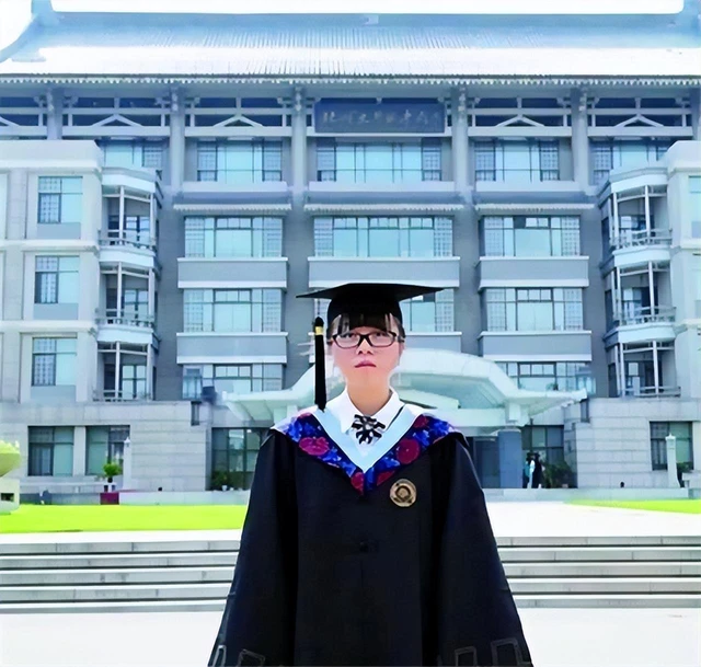 Nền kinh tế thứ 2 thế giới có ngành học cô đơn nhất: ĐH hàng đầu nhưng 9 năm cũng chỉ tuyển được 6 sinh viên, ảnh tốt nghiệp cả khoa chỉ có 1 người- Ảnh 1.