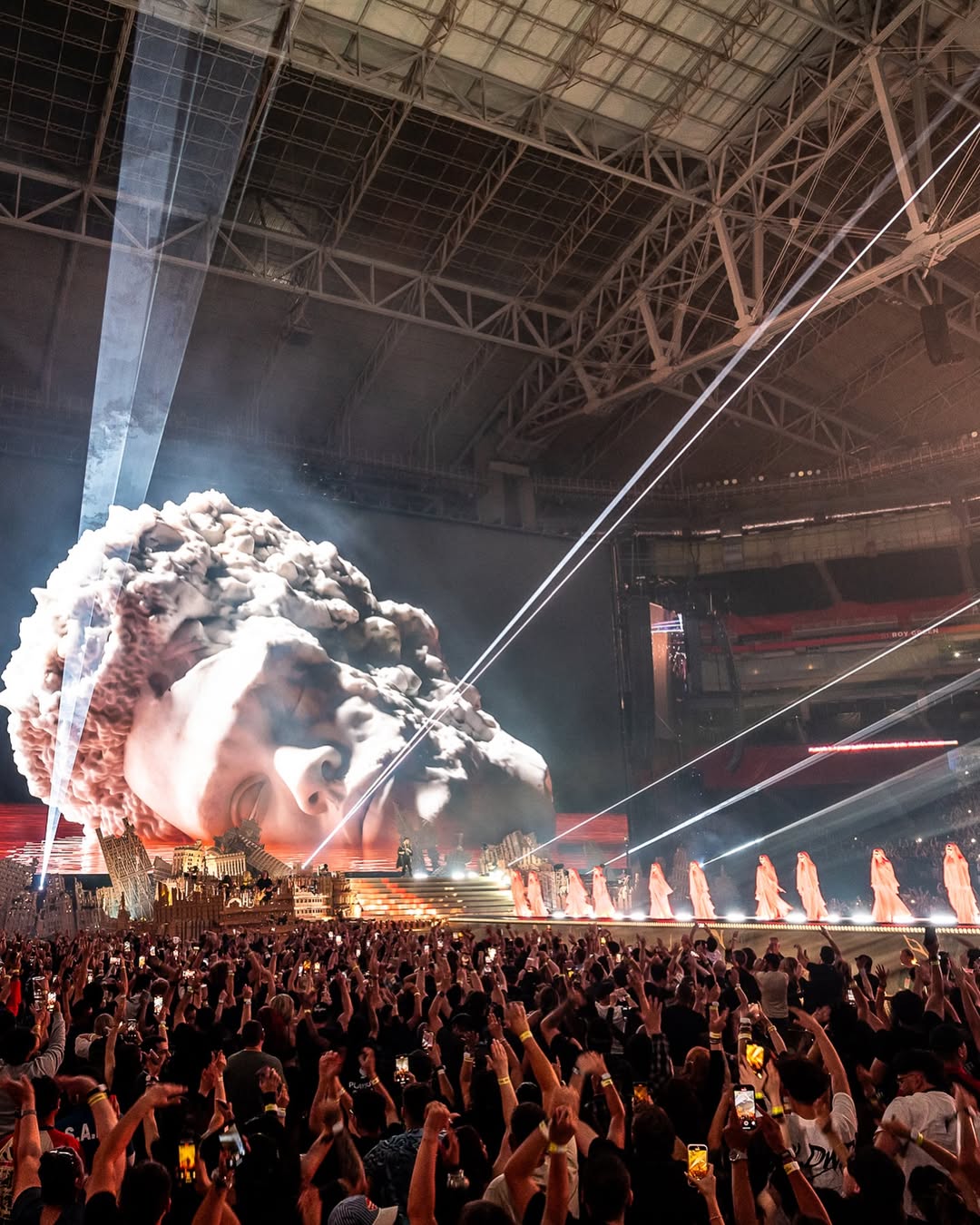 Người yêu cũ Selena Gomez biến concert thành "đại lễ hiến tế", vé lên tới 100 triệu khán giả vẫn tranh nhau- Ảnh 11.