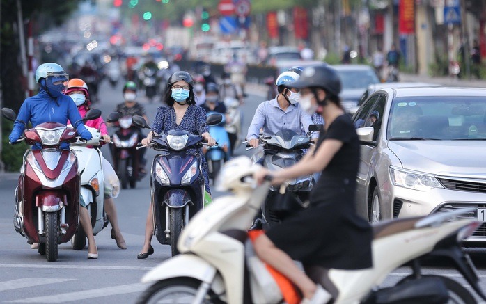 Hà Nội cấm xe máy xăng trong Vành đai 1 từ 1/7/2026: Nguồn cung ứng xe máy điện từ đâu?- Ảnh 1.