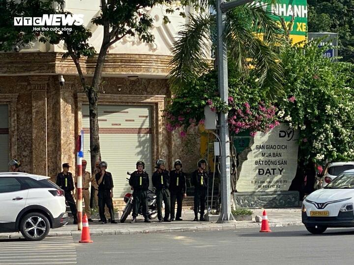 Công an Thanh Hoá khám xét căn biệt thự của trùm giang hồ Ý 'ẻng'- Ảnh 3.