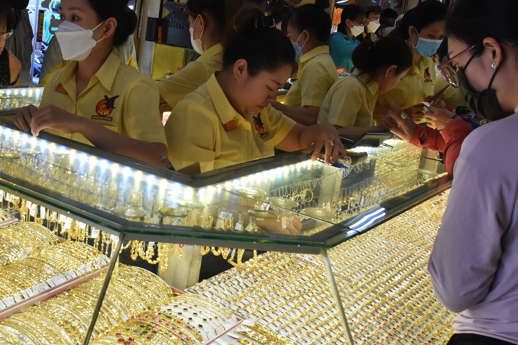 Giá vàng hôm nay, 15-7: Bất ngờ giảm mạnh- Ảnh 1.