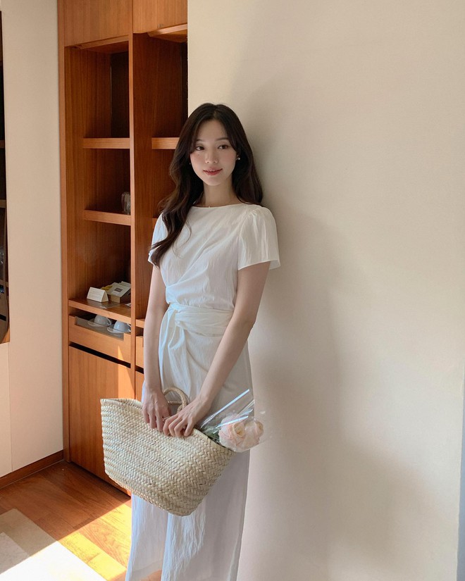 Xu hướng váy liền công sở là 4 kiểu giúp chị em mặc đẹp từ giờ tới tận mùa thu- Ảnh 8.