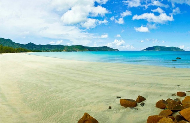 Không phải Đà Nẵng, Nha Trang hay Phú Quốc, đây mới là bãi biển được du khách nhận xét "Top 1 Việt Nam"- Ảnh 4.
