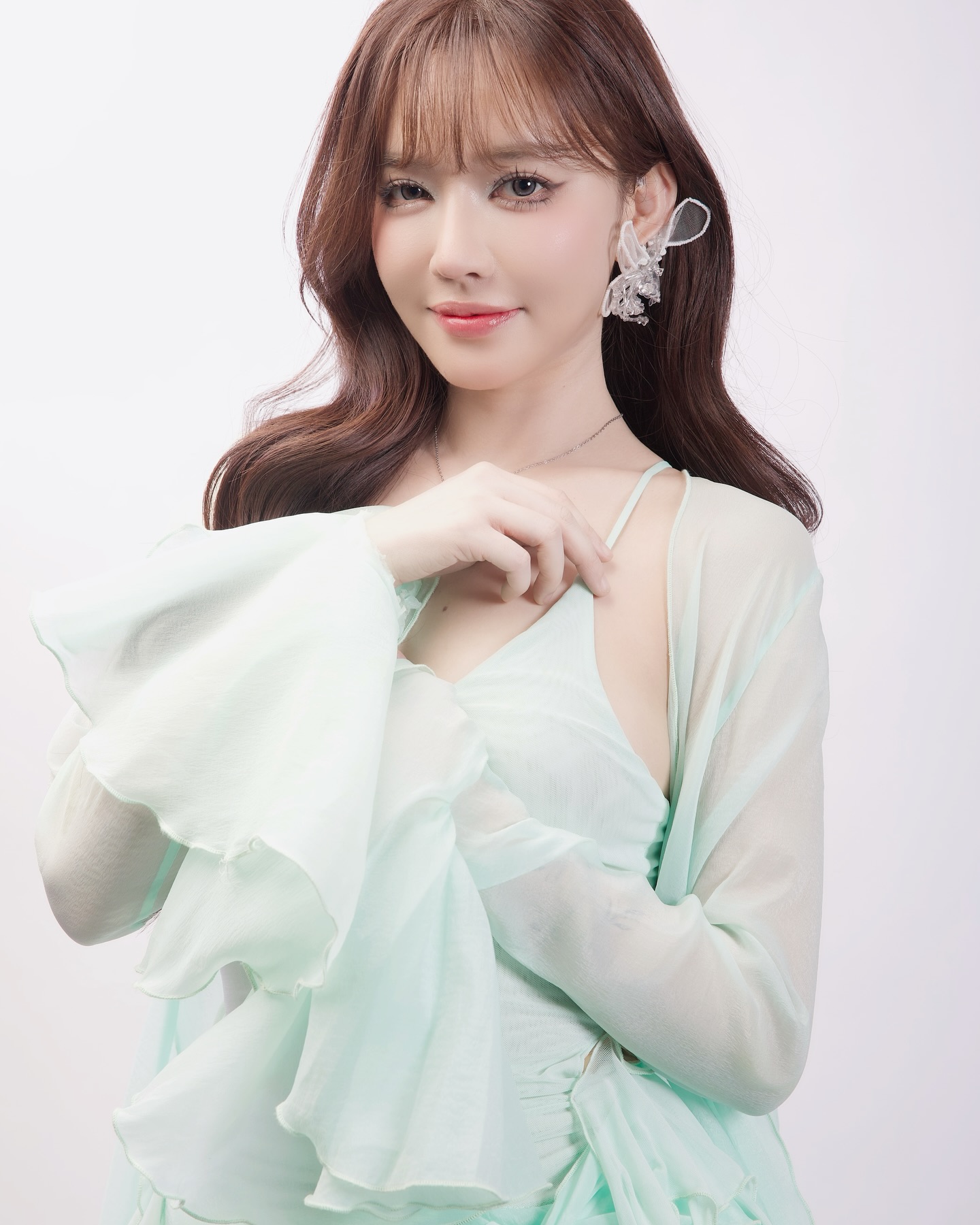 Bích Phương lần này lạ quá, hao hao hết người này đến người khác- Ảnh 11.