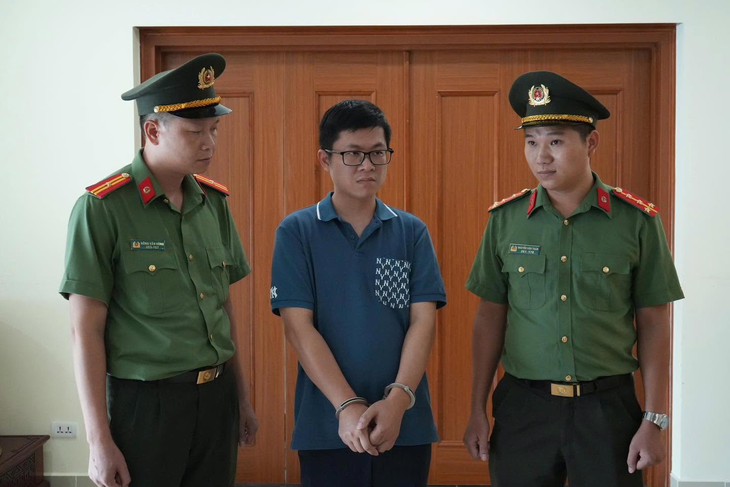 Bắt 2 "ông trùm" điều hành gần 400 website "phim đen", phát tán 22.000 clip đồi trụy- Ảnh 2.