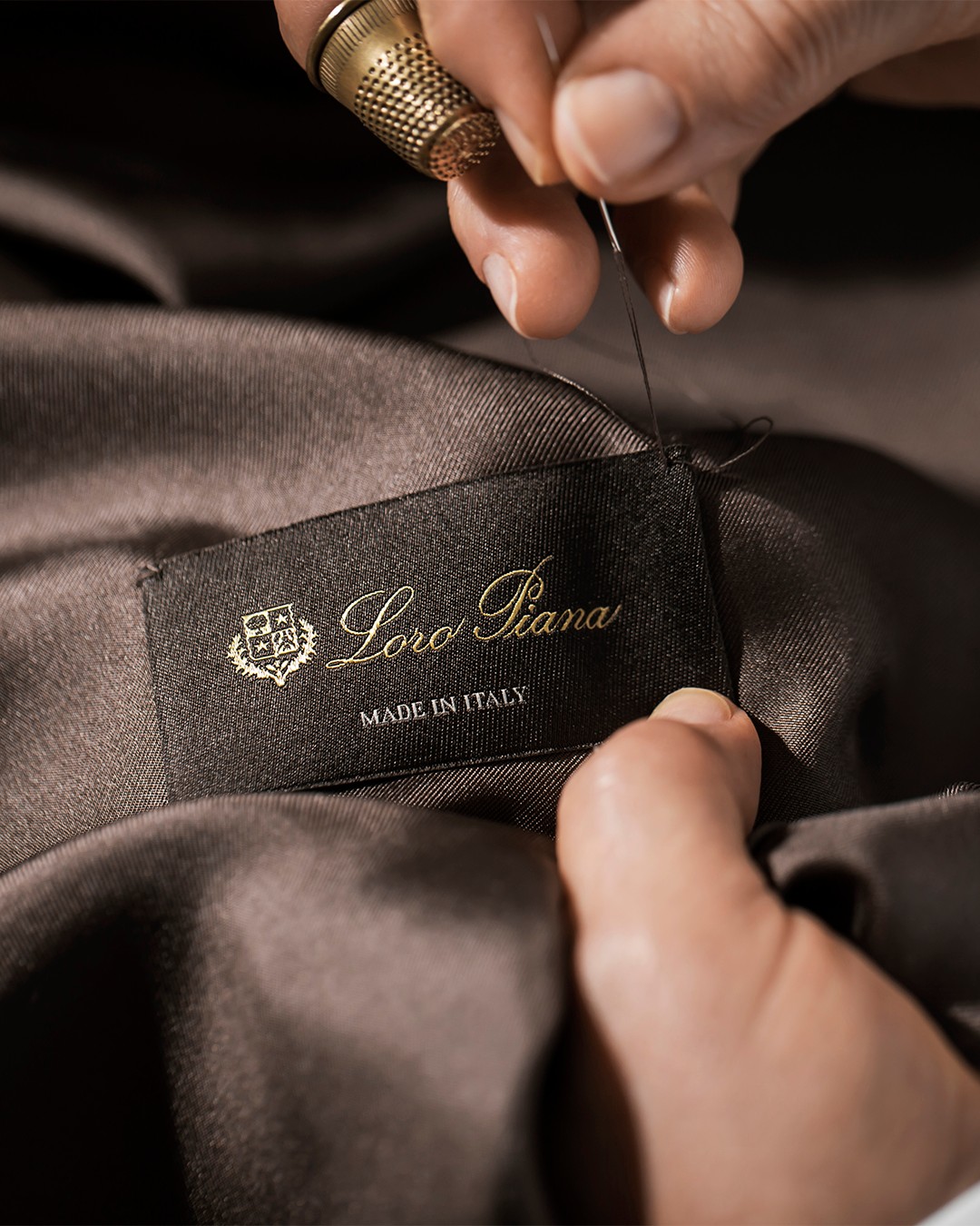 Loro Piana - Brand xa xỉ do bạn trai Lisa làm CEO bị phát hiện bóc lột nhân công, bán giá siêu chênh lệch- Ảnh 2.
