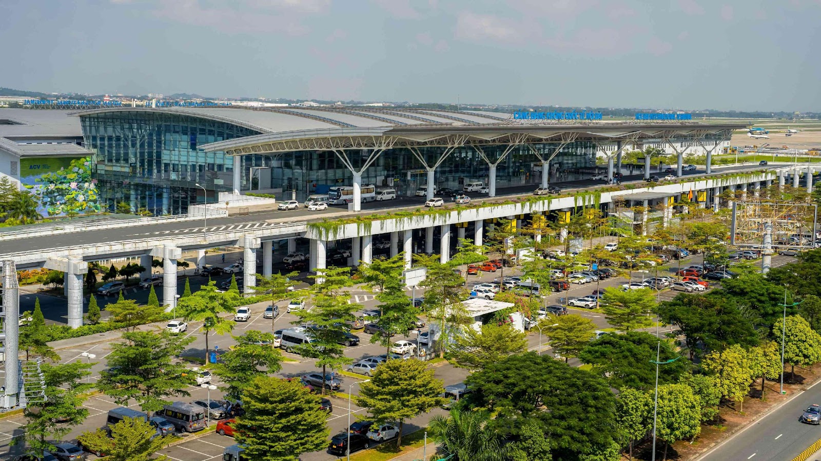 Hé lộ nguyên liệu "đặc biệt" trong chiếc bánh mì giá 208.000 đồng tại sân bay Nội Bài, giá đã niêm yết- Ảnh 1.