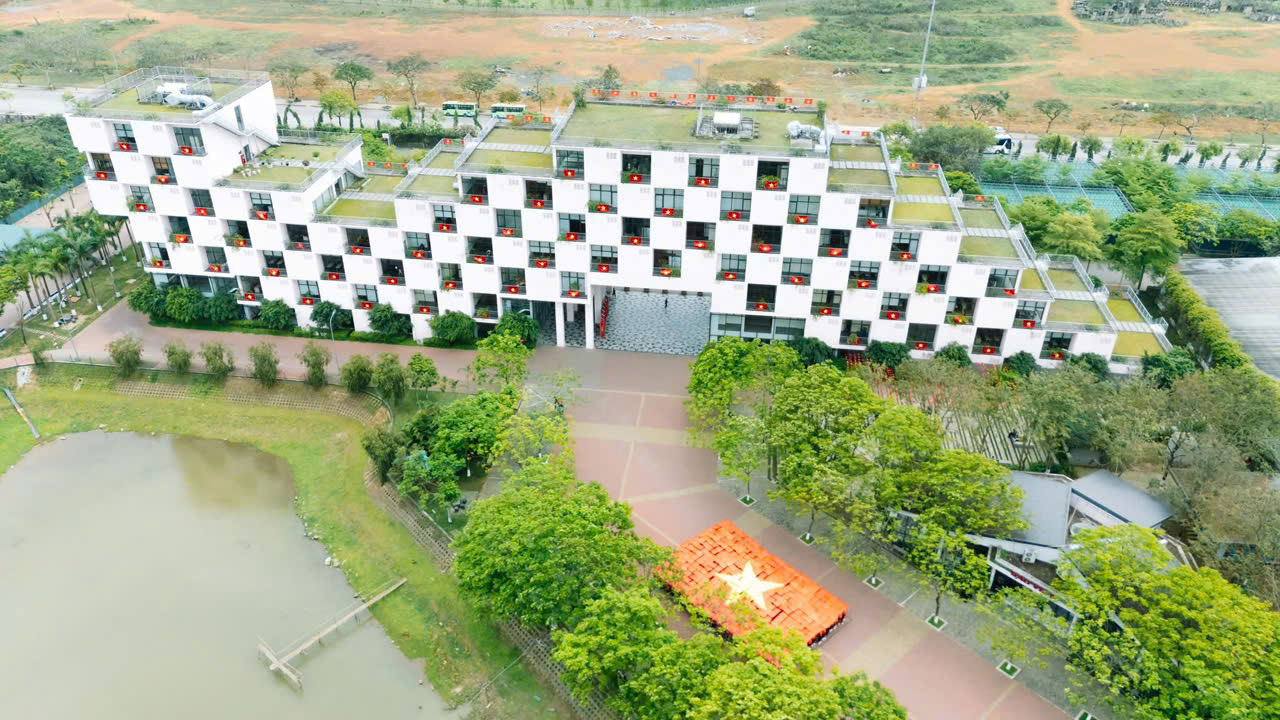 Trường Đại học FPT công bố điểm chuẩn xét tuyển từ kết quả kỳ thi tốt nghiệp THPT 2025- Ảnh 2.