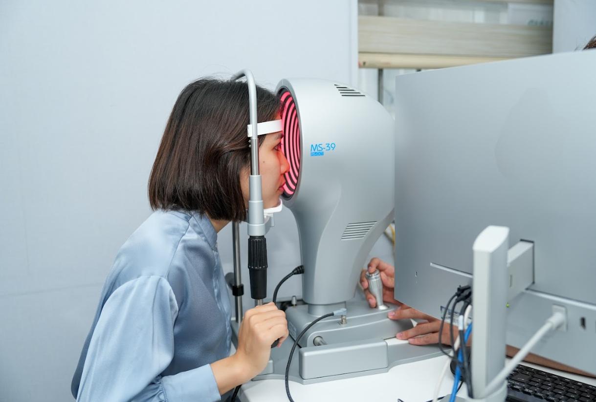 Mổ cận cũng phải “đo ni đóng giày” - Trend sức khỏe này bạn đã cập nhật chưa?- Ảnh 3.