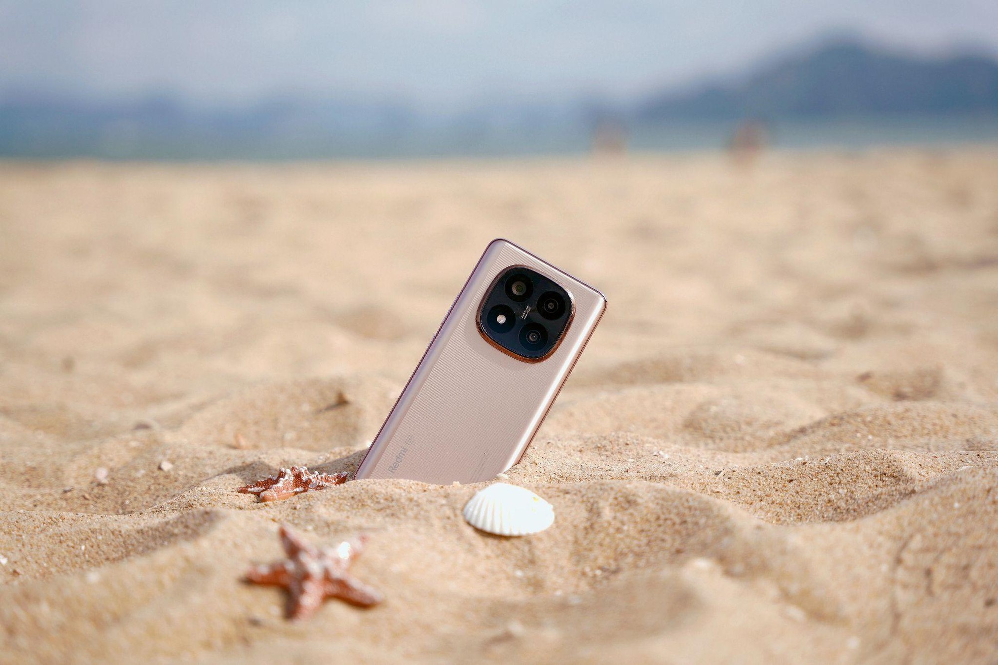 Bật mí bí quyết “sống ảo” đỉnh cao hè này với Redmi Note 14 Series Vàng Sa Mạc- Ảnh 3.