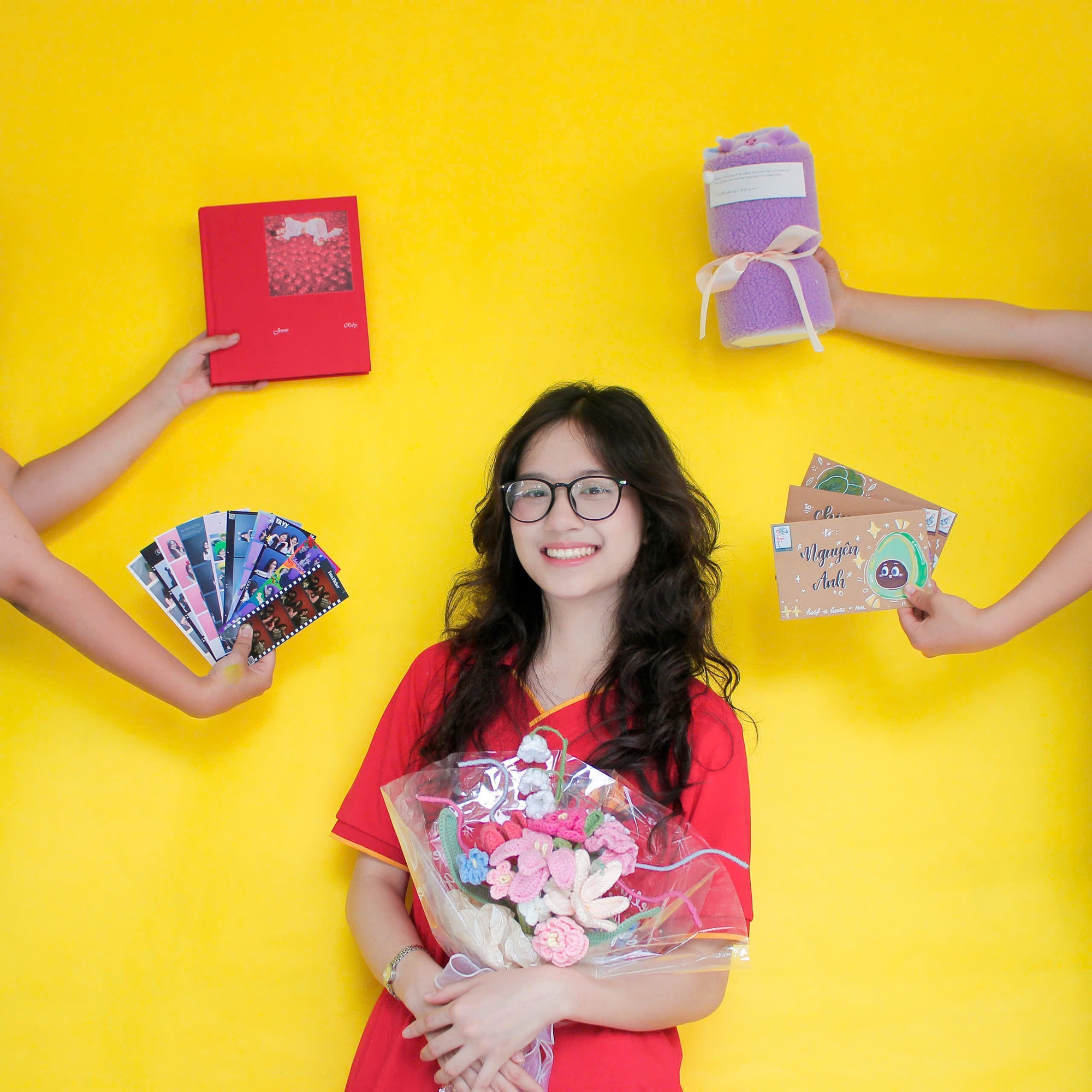 Nữ sinh 2007 đạt 9,75 Văn thuộc top cao nhất cả nước: Đạt 7.5 IELTS, theo học ngôi trường danh giá hàng đầu Thủ đô- Ảnh 1.