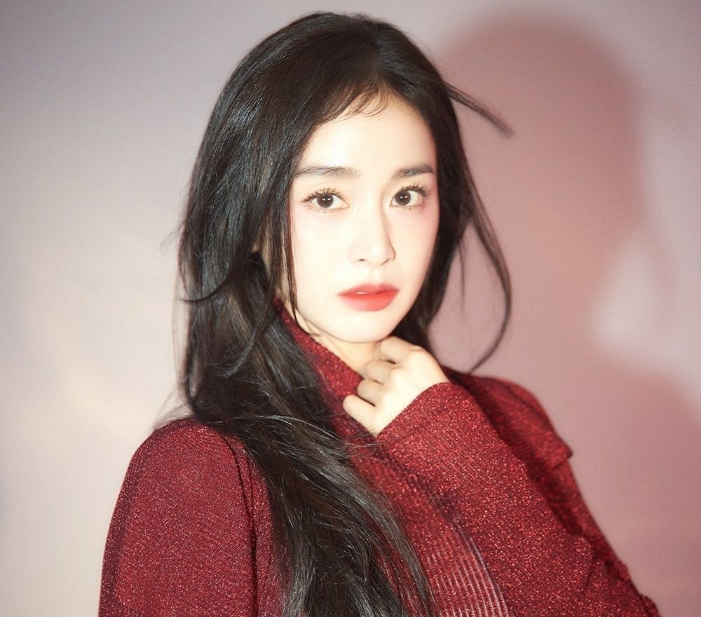 Kim Tae Hee 17 tuổi đẹp vô địch thiên hạ: Nhan sắc quét ngang Hàn Quốc, sao có thể hoàn hảo đến thế- Ảnh 1.