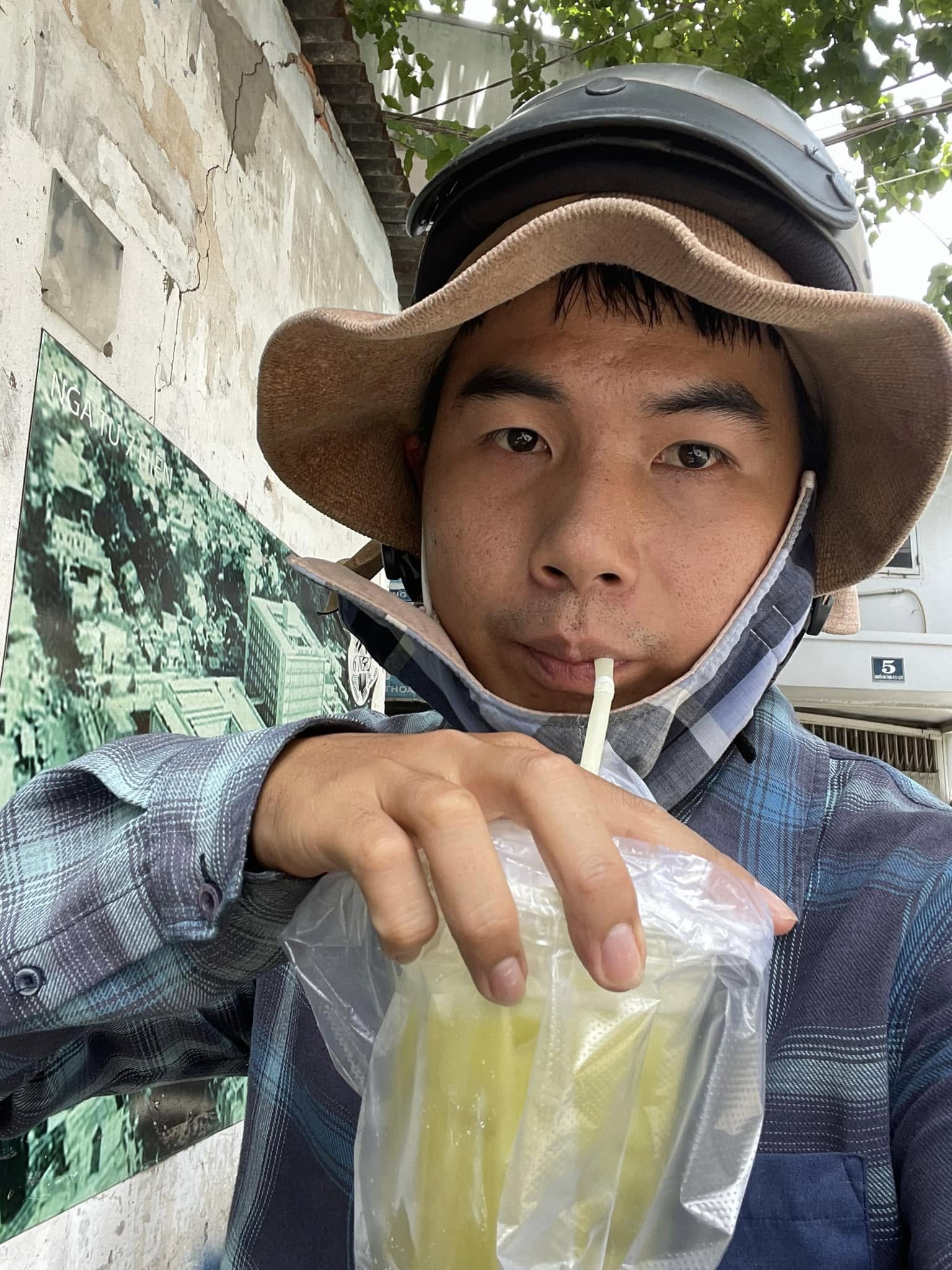 Hành trình chạy xe ôm, bán bún, dọn homestay kiếm 100 triệu mở quán nước của chàng trai 22 tuổi- Ảnh 7.