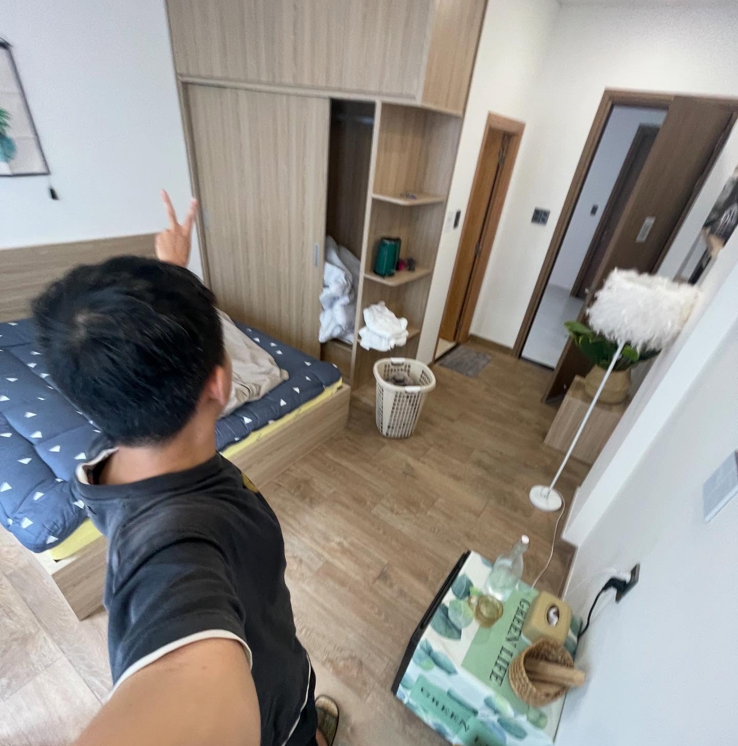 Hành trình chạy xe ôm, bán bún, dọn homestay kiếm 100 triệu mở quán nước của chàng trai 22 tuổi- Ảnh 4.