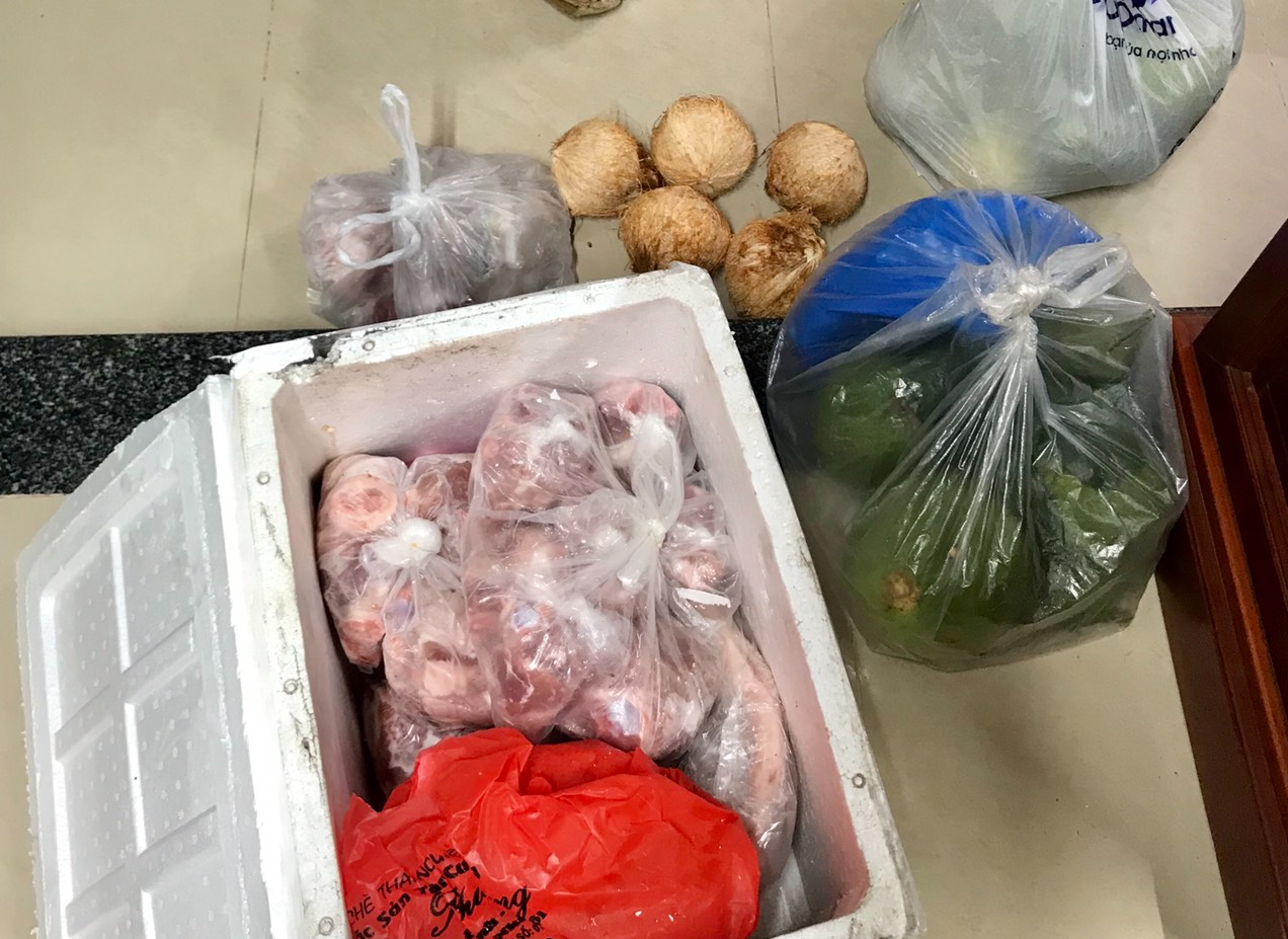 Tôi hoang mang tột độ khi nhận thùng đồ ăn mẹ chồng gửi, may mà quyết đoán mới cứu được bà- Ảnh 2.