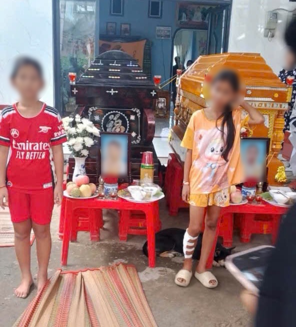 Đôi vợ chồng tử vong khi đưa con đi khám bệnh: Xót xa cảnh đám tang không kèn trống, phải tổ chức nhờ bên nhà người thân, 2 con thất thần bên linh cữu- Ảnh 5.