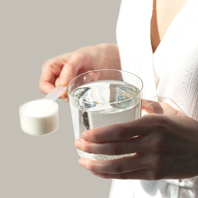 Phụ nữ sau tuổi 40 uống collagen mỗi ngày: Da căng mịn bật tông, khỏe xương khớp nhưng cần lưu ý 7 điều quan trọng- Ảnh 1.