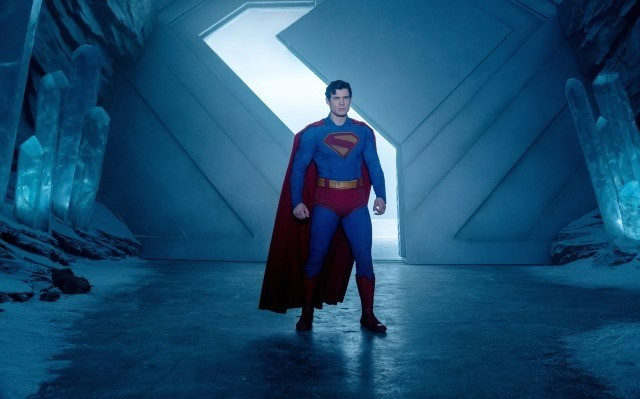 90 năm cãi nhau việc Superman mặc quần lót đỏ bên ngoài