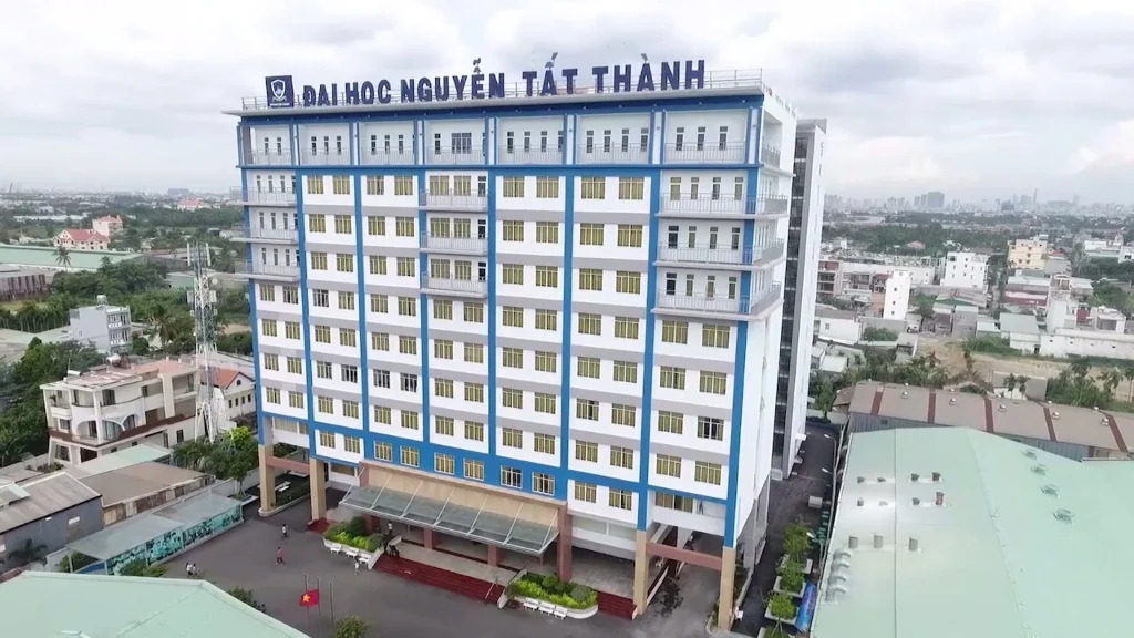 CẬP NHẬT: Loạt trường ĐH công bố điểm sàn thi tốt nghiệp THPT 2025, cao nhất 24 kèm điều kiện phải đạt 8 điểm Toán- Ảnh 3.