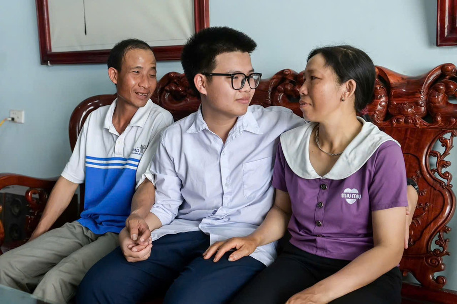 Từ lớp học tỉnh lẻ đến ngôi vị thủ khoa của nam sinh Ninh Bình- Ảnh 2.
