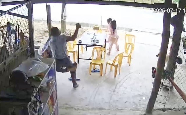 Bị vợ chửi, quay lại đâm trọng thương chủ quán nước- Ảnh 1.