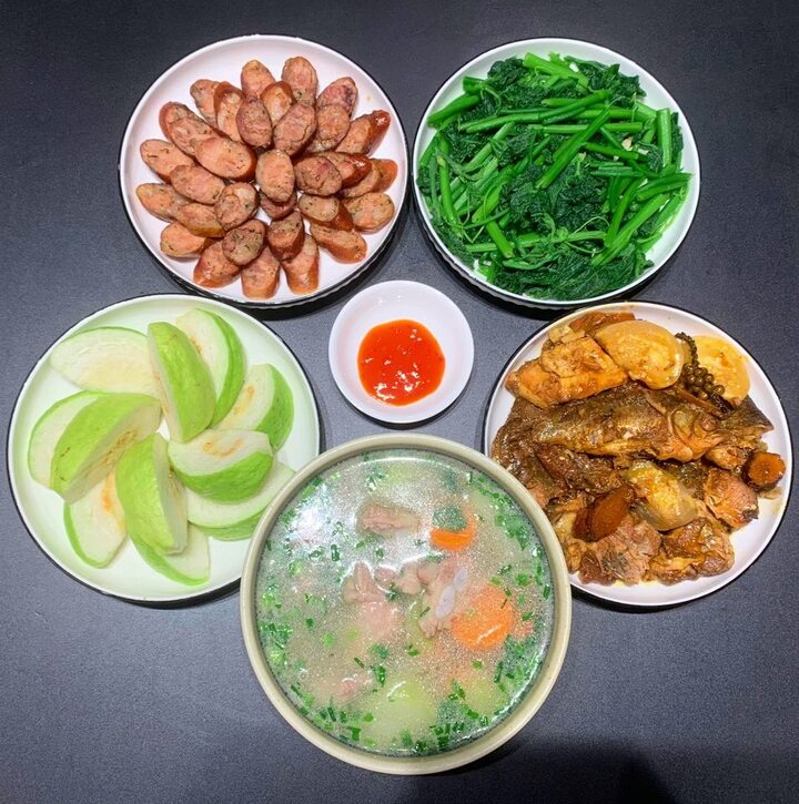 Mẹ đảm gợi ý 30 mâm cơm nhà ngon, đẹp mà không trùng lặp món nào- Ảnh 15.