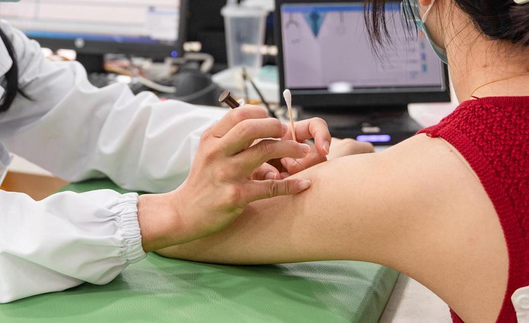 Tiêm vắc xin HPV xong có được “làm chuyện ấy” không? Những điều nên và không nên làm sau khi tiêm- Ảnh 1.